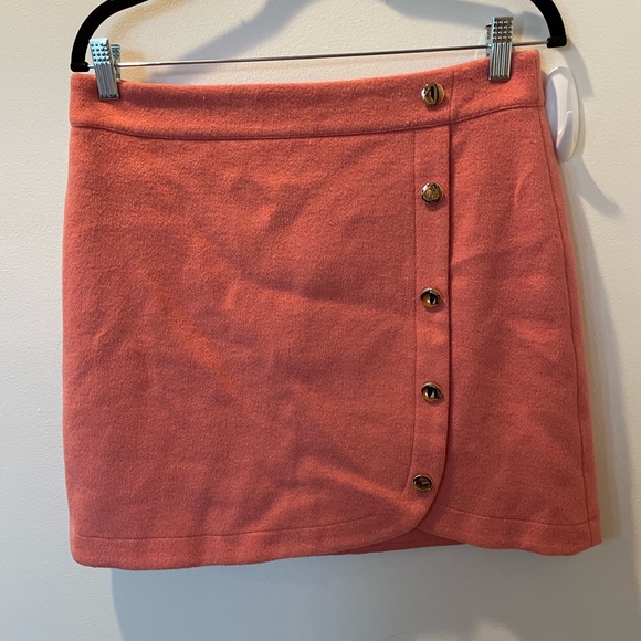 LOFT Dresses & Skirts - Loft Skirt with zipper closure and decorative buttons